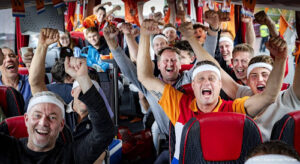 40.000 Oranjefans in Hamburg zien eerste wedstrijd tegen Polen