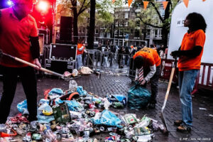 Afval in Amsterdam weer opgeruimd na Koningsdag