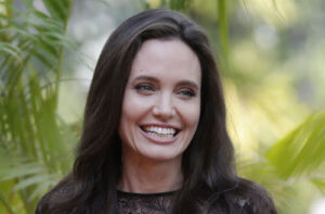 Hot news: Angelina Jolie valt voor Tesla&#8217;s Elon Musk