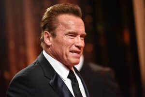 Arnold Schwarzenegger prijst Eliza Dushku