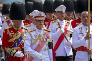 As van overleden koning Thailand naar paleis