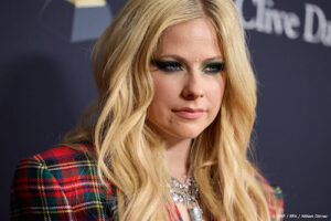 Avril Lavigne vindt complottheorie over dubbelganger grappig