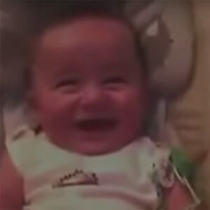 Baby lacht als kerel