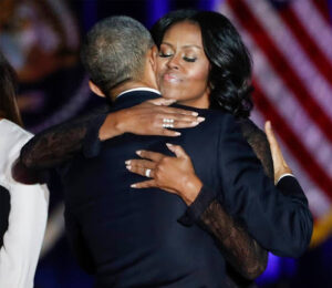 Romantische Barack verrast Michelle tijdens boektournee
