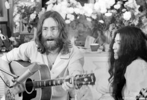 Bijzonder gesigneerd album John Lennon en Yoko Ono te koop
