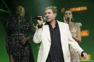 Duran Duran brengt eerbetoon aan doodgeschoten ICE-betoger