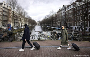 Gemeente Amsterdam wil af van overlast toeristen: &#8216;Stay Away&#8217;
