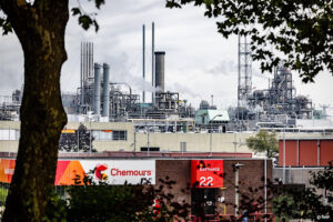 Greenpeace wil dat overheid giftige uitstoot industrie zelf meet