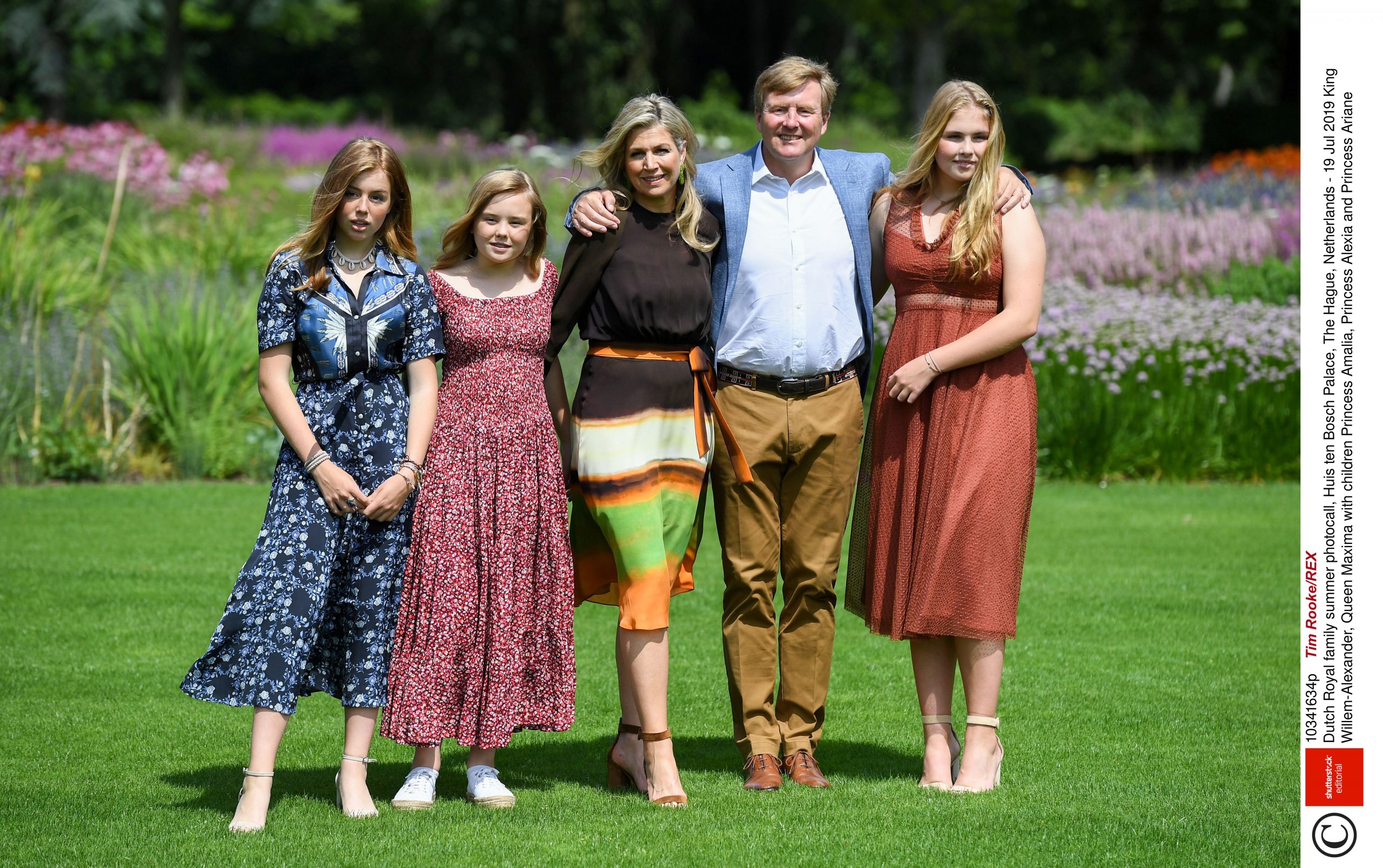 Eerste fotoshoot Koninklijk gezin bij paleis Huis Ten Bosch