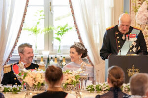 Harald feliciteert Deens koningspaar met trouwdag