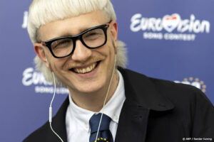Joost Klein vertrekt naar Zweden voor Eurovisie Songfestival