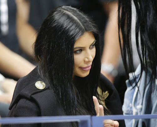 Kim Kardashian onder vuur door &#8216;black hair&#8217;