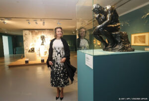 Koningin Mathilde bezoekt expositie over kunstenaar Auguste Rodin