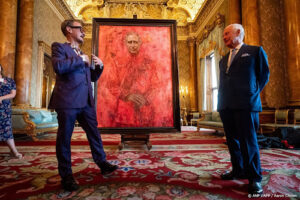 Kunstenaar vindt reacties op portret Charles vermakelijk