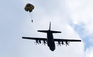 Nederlandse militair gewond na parachutesprong in België