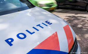 Politie vindt hard- en softdrugs en wapen in opslagbox Amsterdam