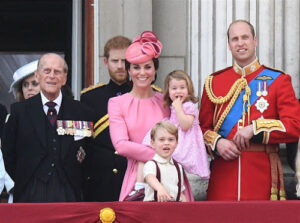 Prins George en prinses Charlotte stelen show