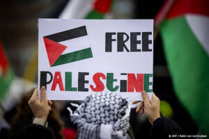Pro-Palestijns lawaaiprotest bij verkiezingsdebat TU Eindhoven