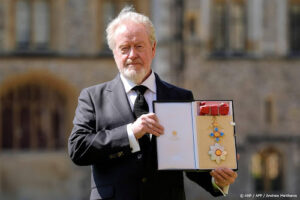 Regisseur Ridley Scott krijgt ridder-grootkruis van prins William