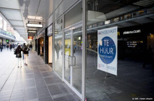 Rotterdam koopt winkels en knapt ze op om leegstand te voorkomen