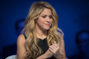 Shakira onder vuur om &#8216;nazi&#8217; ketting