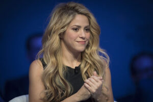 Shakira verkoopt nazi-ketting