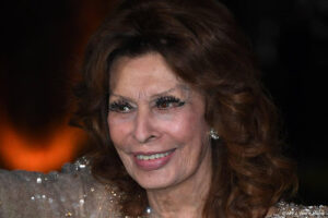 Sophia Loren aan heup geopereerd