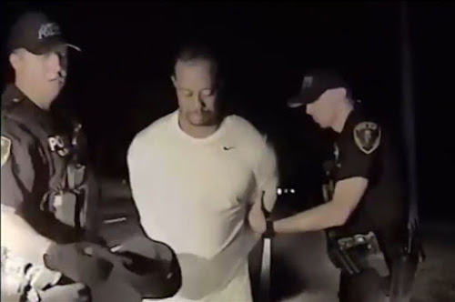 Tiger Woods zwalkend op politievideo