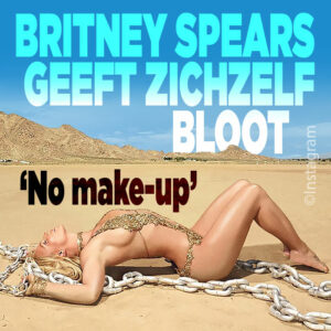 ZIEN: Britney Spears geeft zichzelf bloot