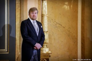 Willem-Alexander ontvangt president Namibië op Paleis Noordeinde
