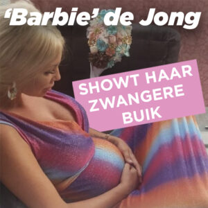 Barbie showt zwangere buik